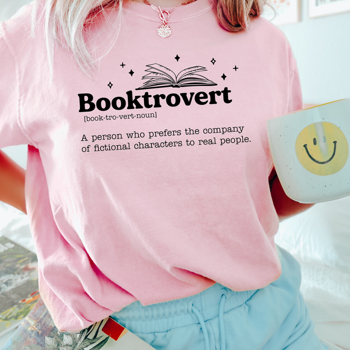 Booktrovert Tee